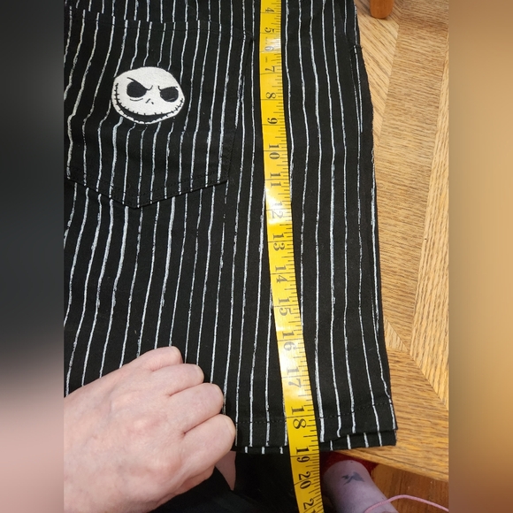 DISNEY NBC NIGHTMARE BEFORE CHRISTMAS TORRID STRIPED WOMAN'S SHORTS.EUC Size 26 - Picture 2 of 4